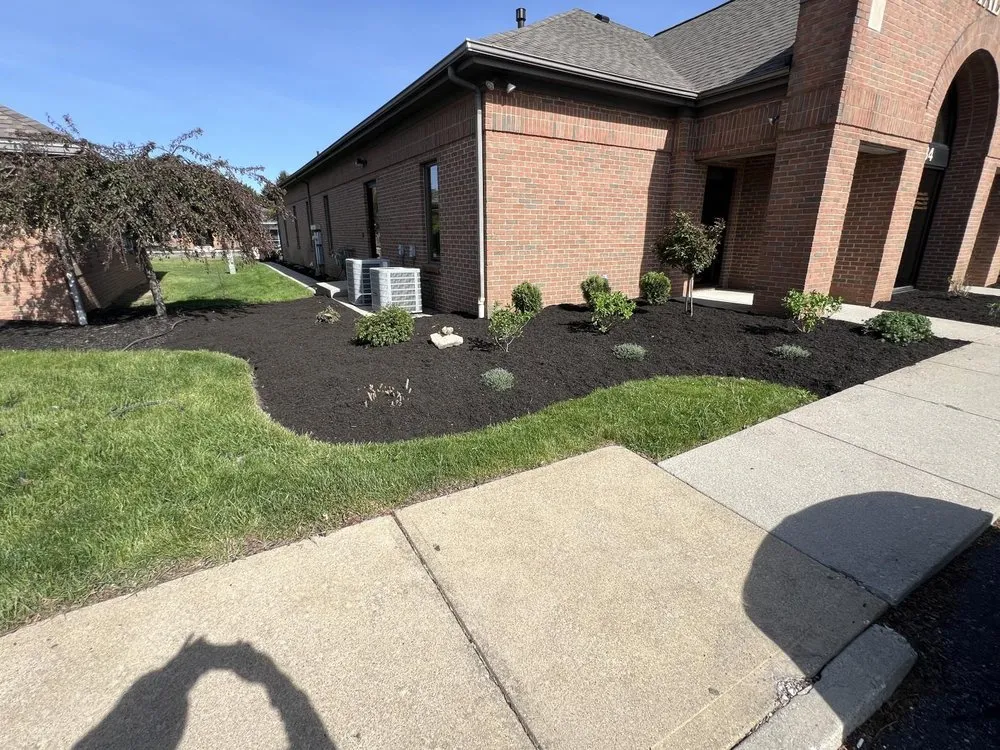 Top-rated lawn mowing service experts serving Columbus, OH - EVS Home Solutions