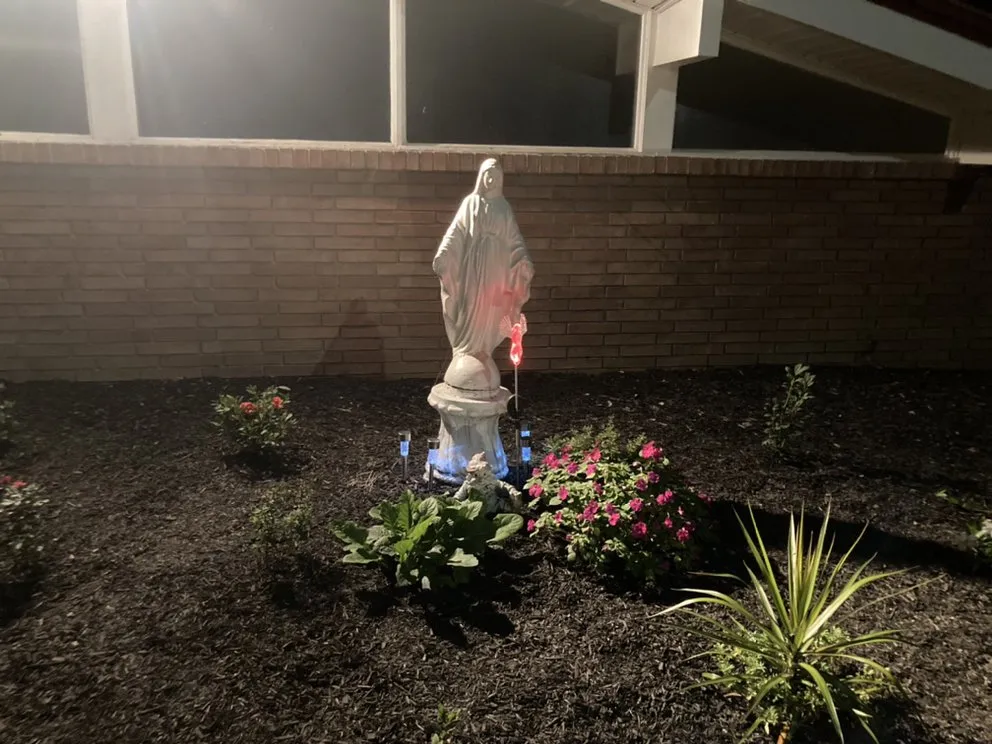 Expert landscaping services in Clinton, TN by Ewing Hardscapes