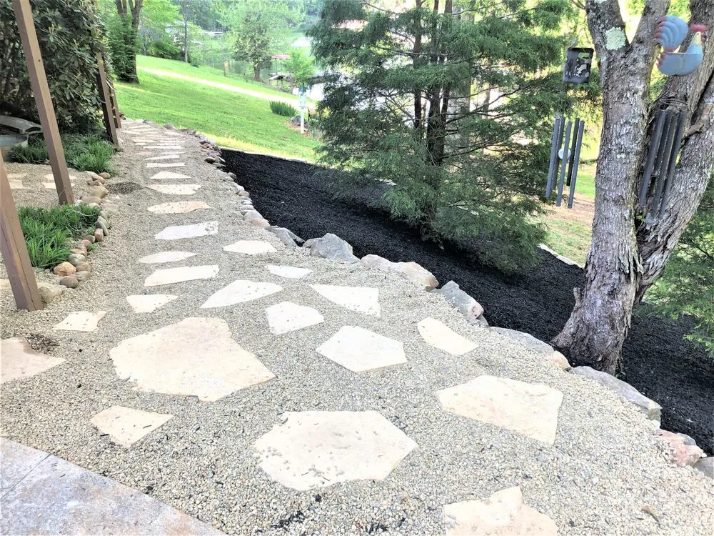 Local lawn mowing service in Clinton, TN by Ewing Hardscapes