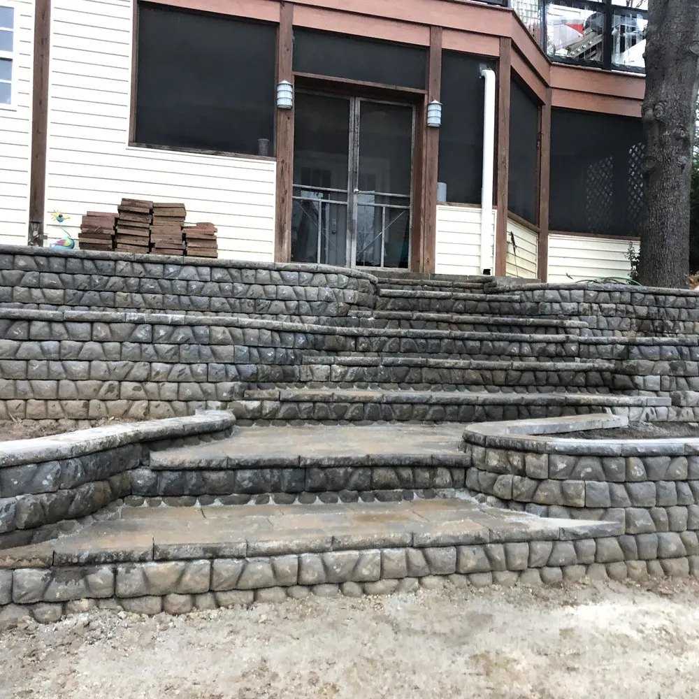 Local garden landscaping for beautiful yards in Clinton, TN by Ewing Hardscapes