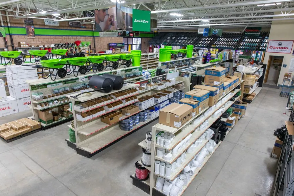 Custom yard maintenance in Highlands Ranch, CO by Ewing Outdoor Supply