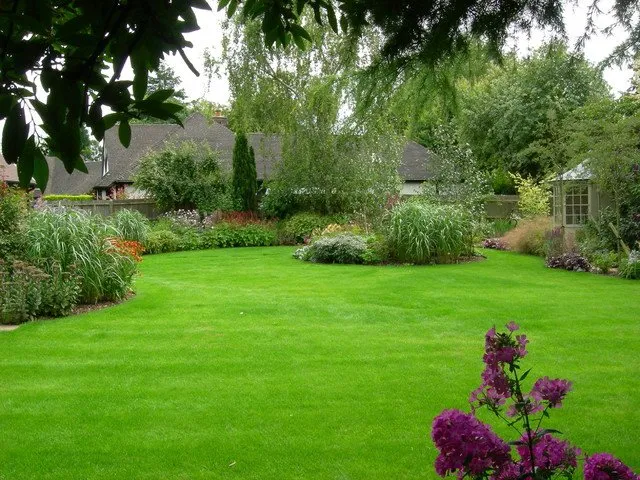 Local landscaping services for homes in Dumfries, VA by Ex Ernily Landscape