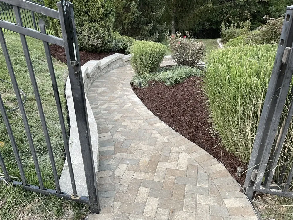 Professional landscape design in Creve Coeur, MO - Excel landscaping