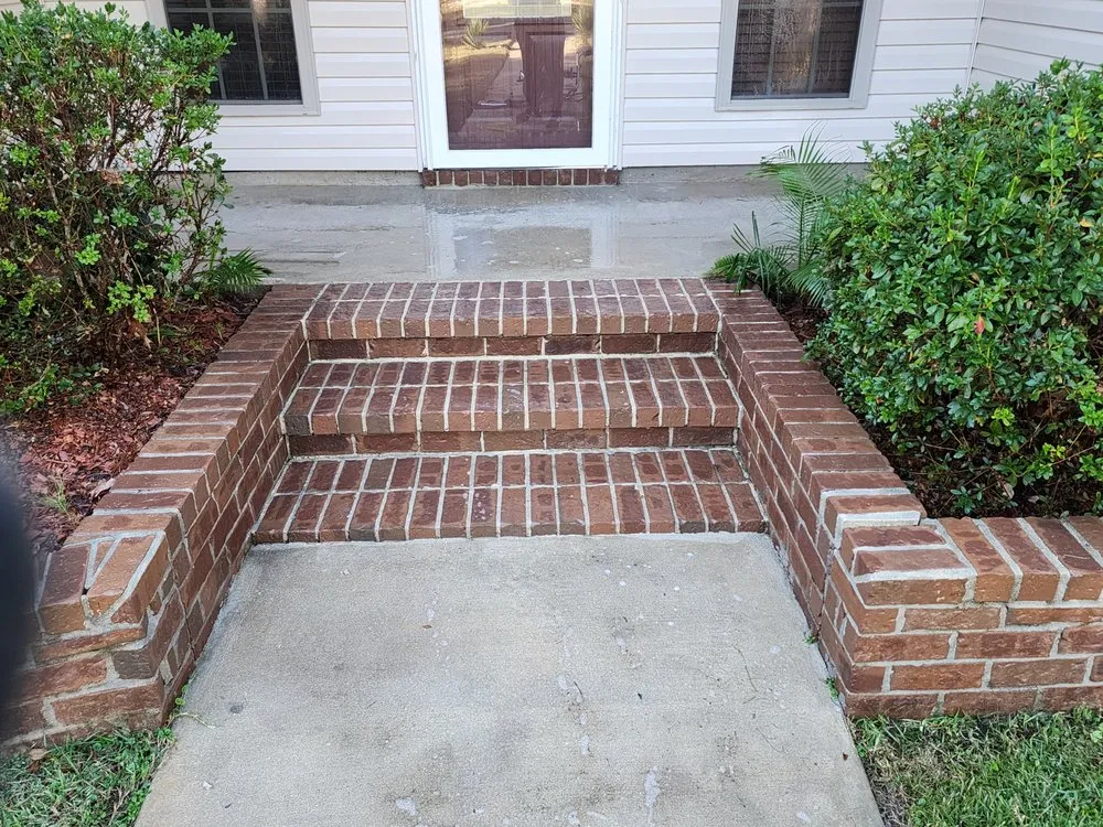 Professional garden landscaping in New Llano, LA by Excellent Janitorial