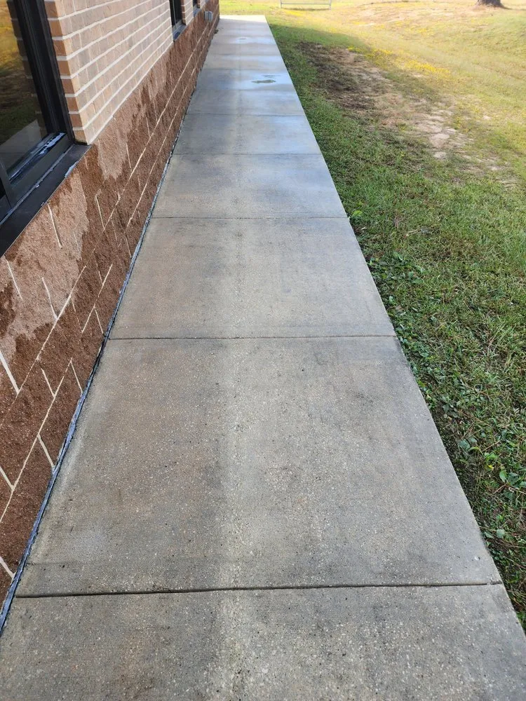 Trusted landscape design in New Llano, LA - Excellent Janitorial