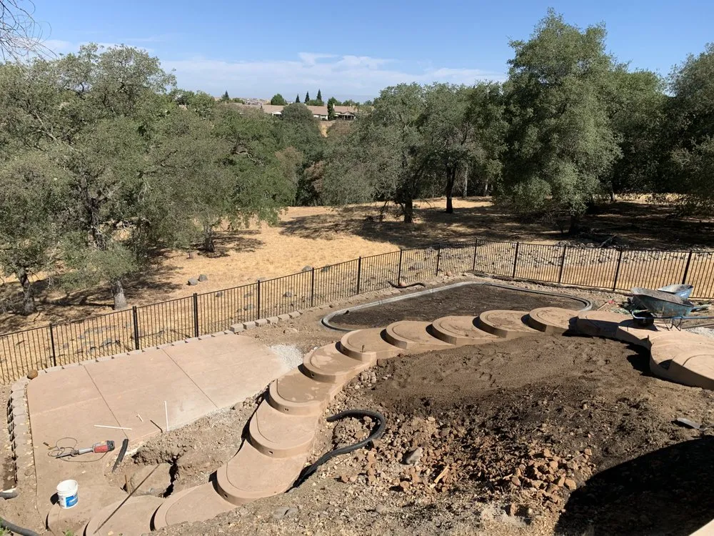 Reliable yard cleanup service with custom design across Roseville, CA - Excellent landscaping