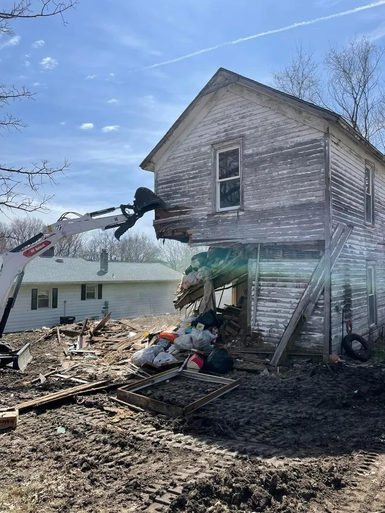 Trusted yard maintenance in Sigourney, IA by Exceptional Edge