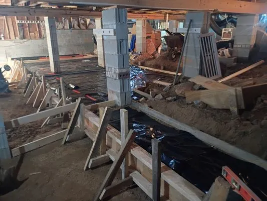 Exclusive Concrete and Landscaping Logo