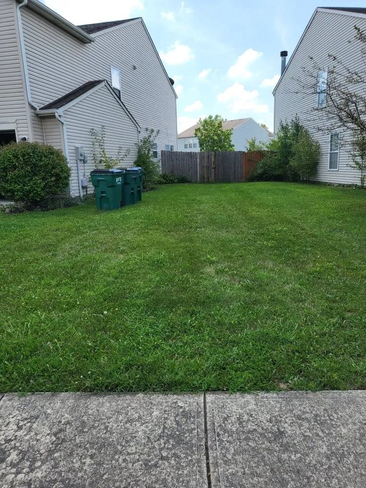 Expert lawn mowing service experts serving Indianapolis, IN - Exclusive Cuts by Lionel