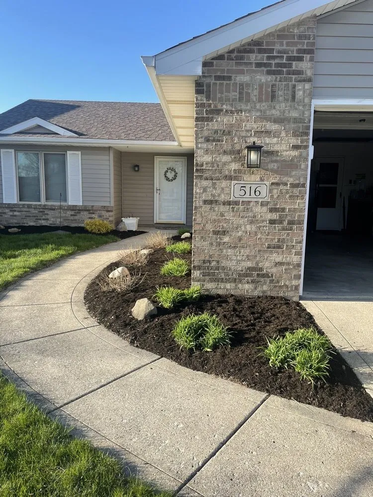 Custom landscape design experts serving Fort Wayne, IN - Exclusive Landscape