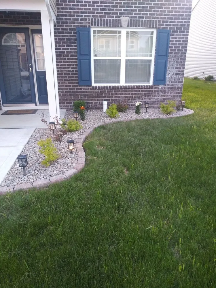 Professional lawn care service experts serving Fort Wayne, IN - Exclusive Landscape