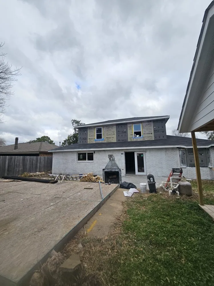 Expert lawn care service experts serving Houston, TX - Exclusive Landscaping