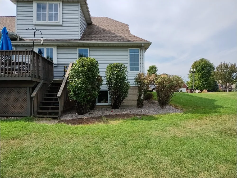 Affordable yard cleanup service for year-round maintenance across Peoria, IL - Exclusive landscaping.inc