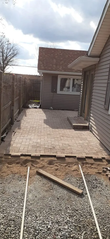 Local yard cleanup service experts serving Peoria, IL - Exclusive landscaping.inc