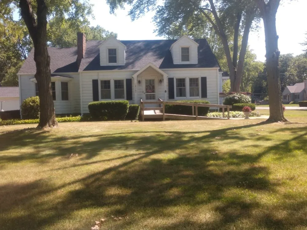 Custom lawn care service experts serving Michigan City, IN - Executive Landscaping and Lawncare