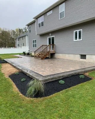 Executive Landscaping Solutions Logo