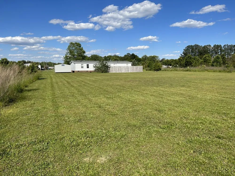 Affordable lawn care service experts serving Lumberton, NC - Executive Lawn Maintenance