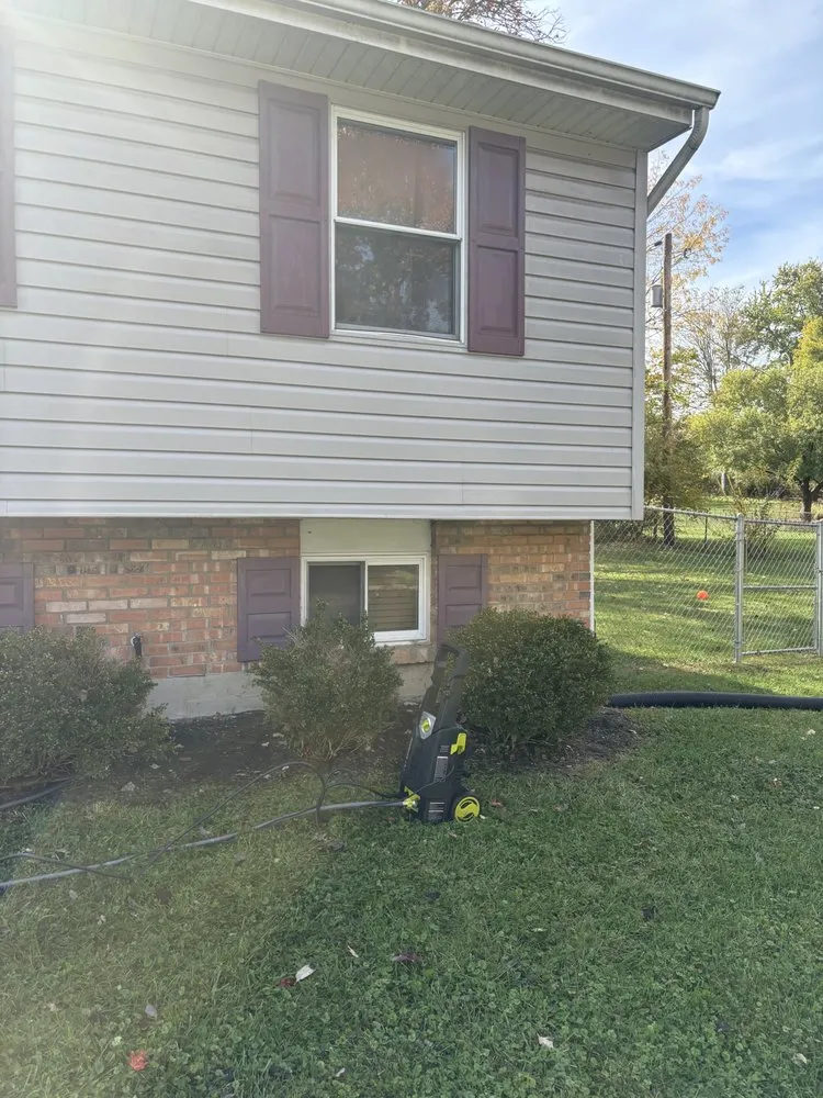 Local lawn care service in Cincinnati, OH - Exotic Kutz Lawn Service