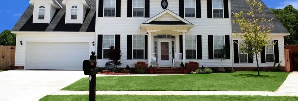 Local yard cleanup service near you in Auburn Hills, MI by ExperiGreen & Top Lawn