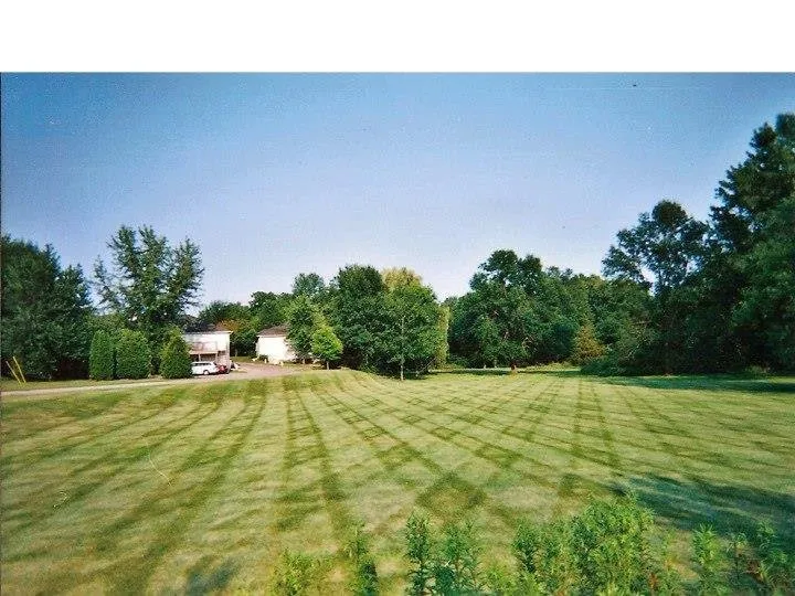 Reliable yard maintenance for year-round maintenance across Kokomo, IN - Expert Lawn & Landscape