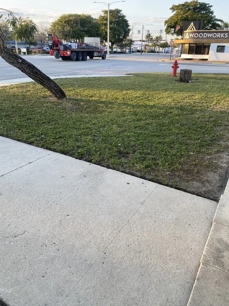 Professional garden landscaping in Hollywood, FL - Expert Lawn Care