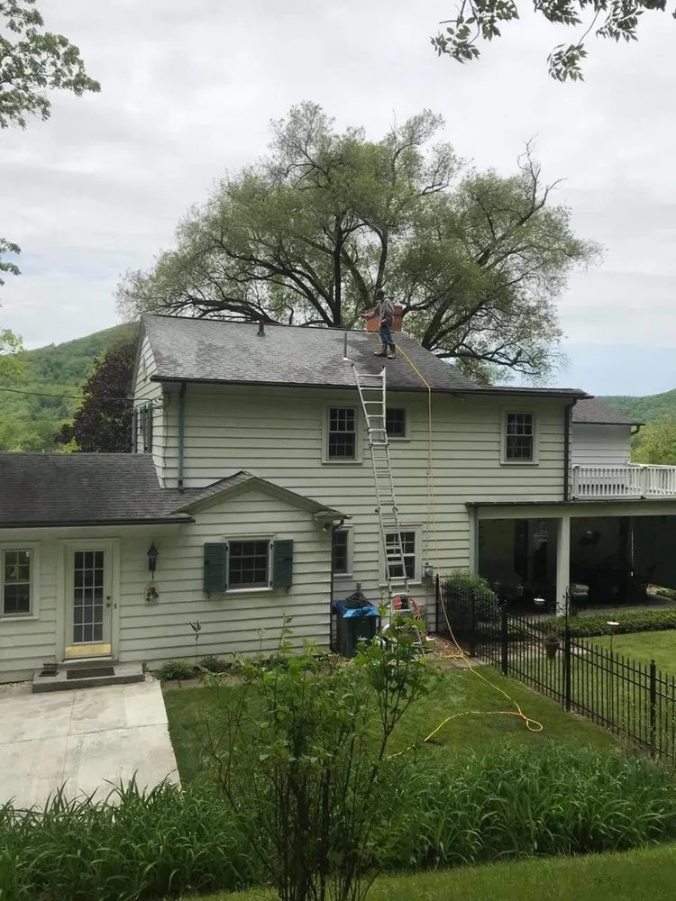 Custom yard maintenance for homes in Pittsburgh, PA by Expert Power Cleaning