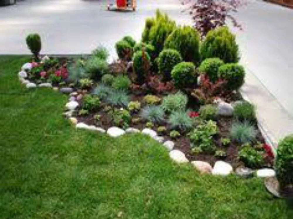 Expert lawn care service in Belfair, WA - experts Service & maintenance landscape