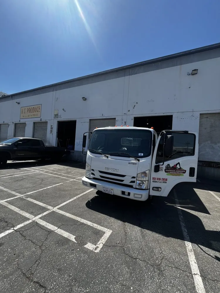 Local yard cleanup service experts serving Riverside, CA - Express Junkers