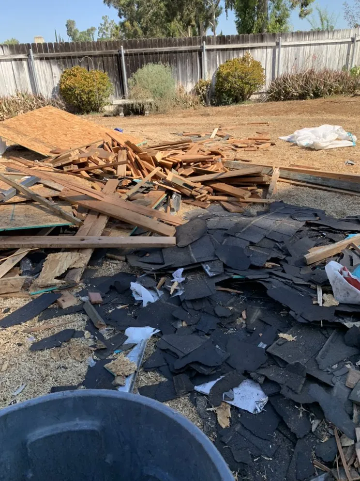 Top-rated yard cleanup service in Riverside, CA - Express Junkers