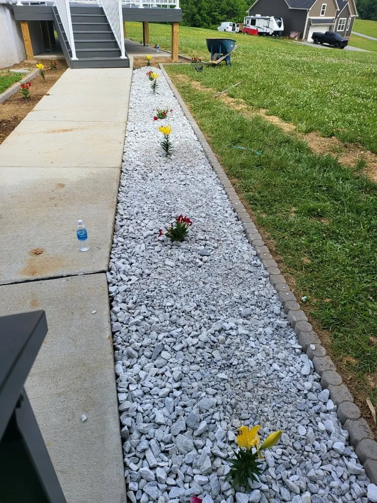 Local landscaping services experts serving Portland, TN - Express Landscaping