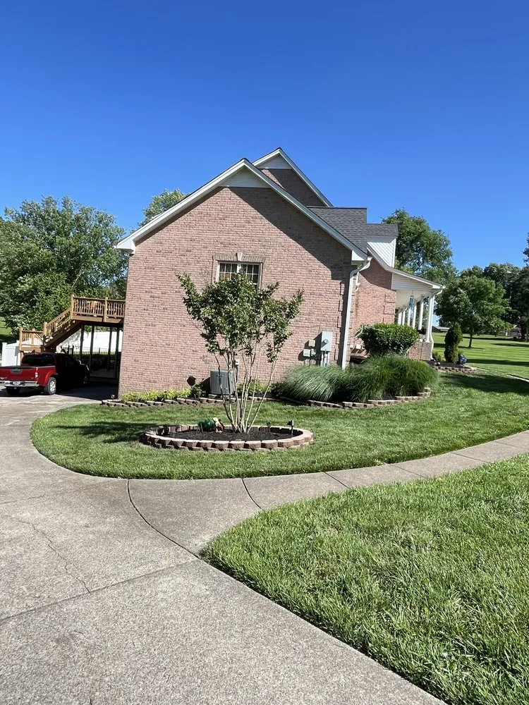 Professional lawn mowing service experts serving Portland, TN - Express Landscaping