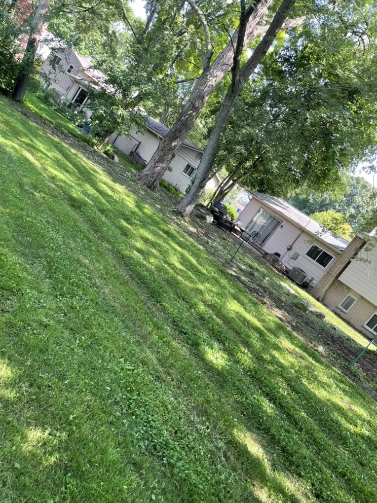 Affordable outdoor landscaping experts serving Detroit, MI - Express Landscaping Service