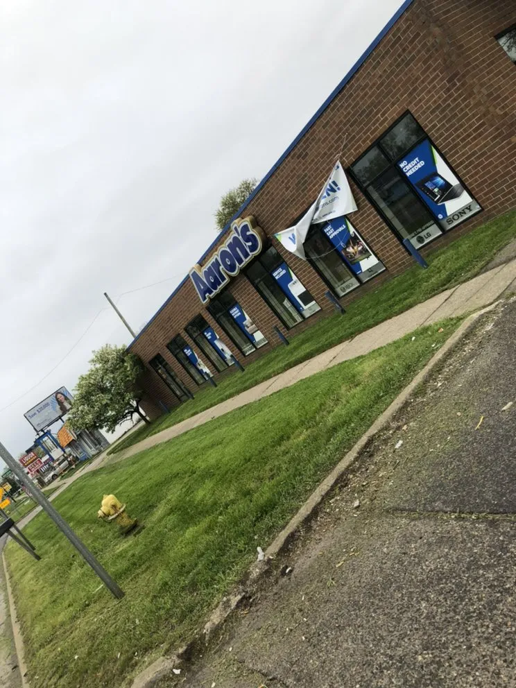 Affordable yard cleanup service experts serving Detroit, MI - Express Landscaping Service