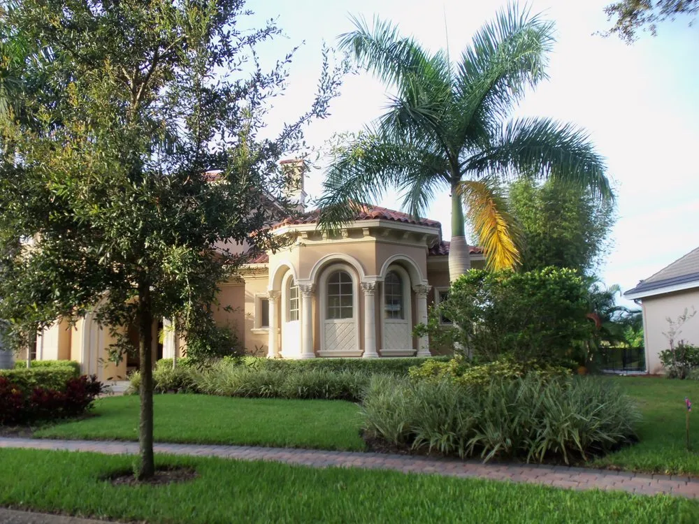 Reliable yard maintenance in Saint Petersburg, FL by Express Lawn Service