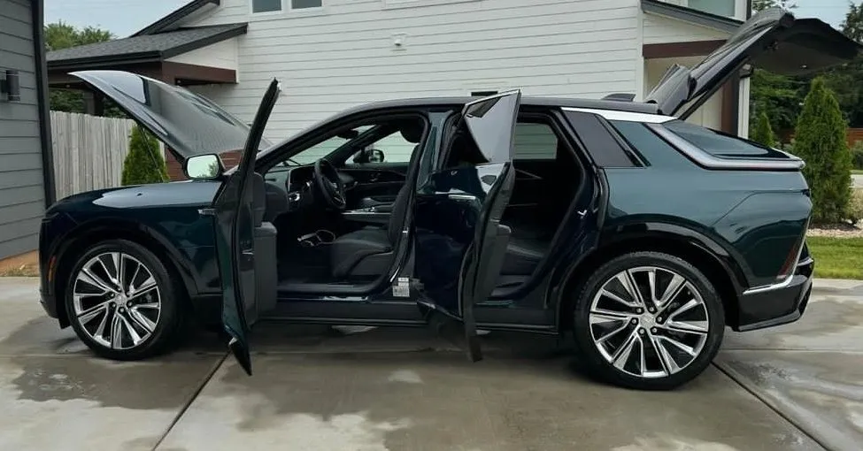 Affordable landscape design experts serving Highland Springs, VA - Exquisite Lawn Care Services & Auto Beautification