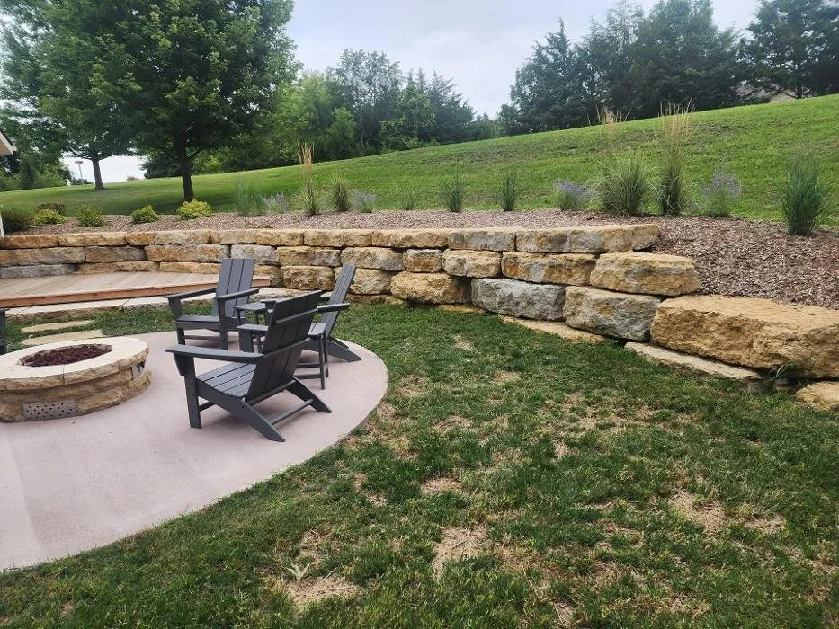 Top-rated lawn mowing service in Elizabeth, IL by Exquisite Tree