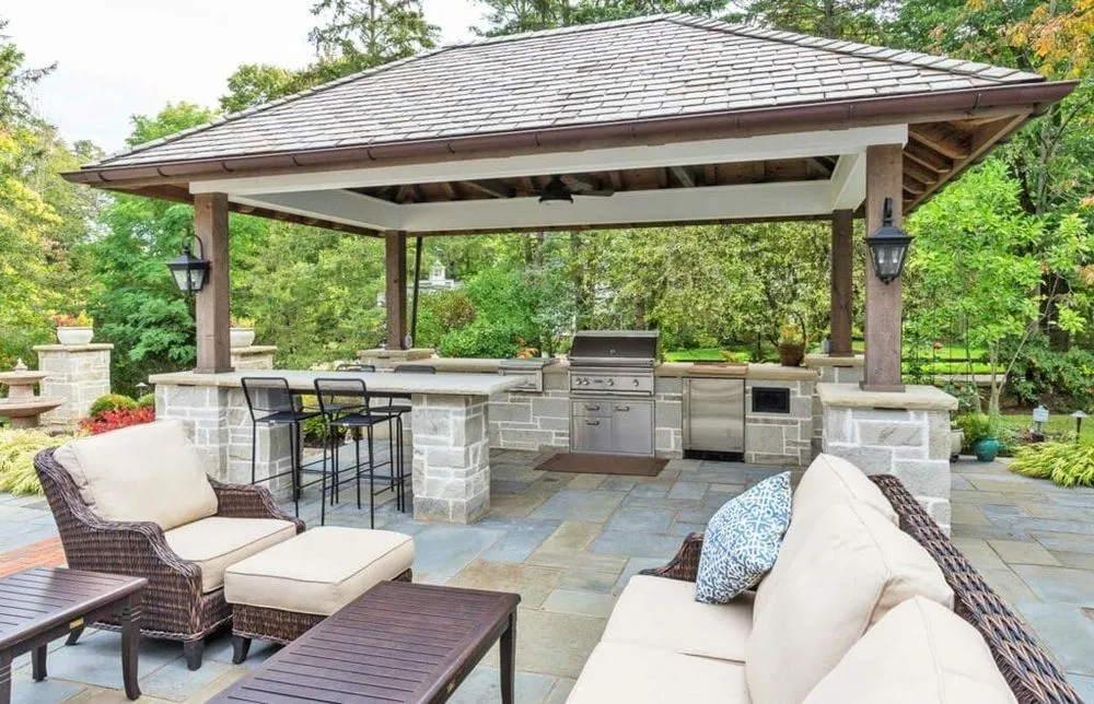 Custom garden landscaping in Novelty, OH by Exscape Designs