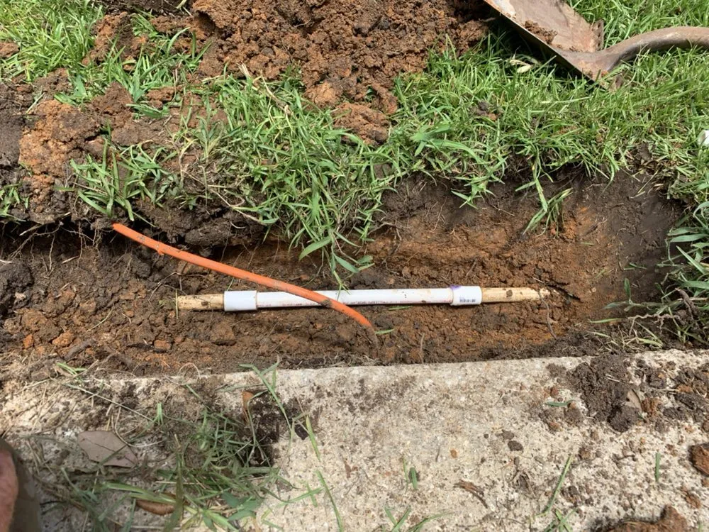 Professional lawn care service experts serving Tallahassee, FL - Exterior Design & Lawn Service