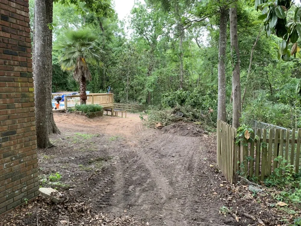 Custom garden landscaping in Tallahassee, FL - Exterior Design & Lawn Service