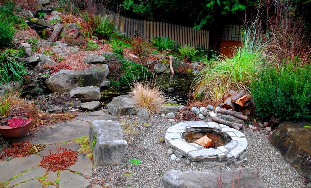 Custom lawn mowing service in Seattle, WA by Exteriorscapes