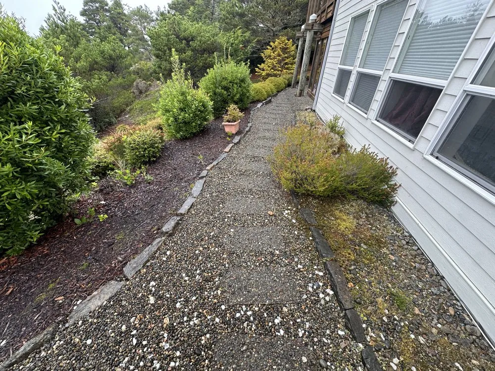 Top-rated lawn care service in Florence, OR - Exterus Property Solutions