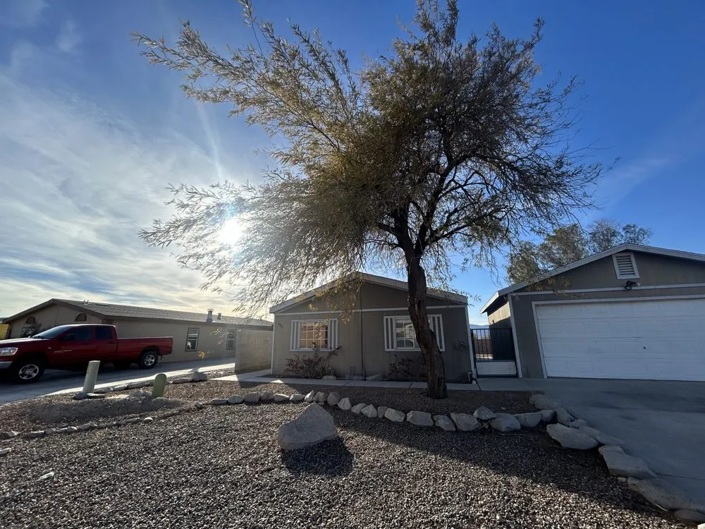 Top-rated lawn mowing service for outdoor upgrades across Bullhead City, AZ - Extra Hands Service