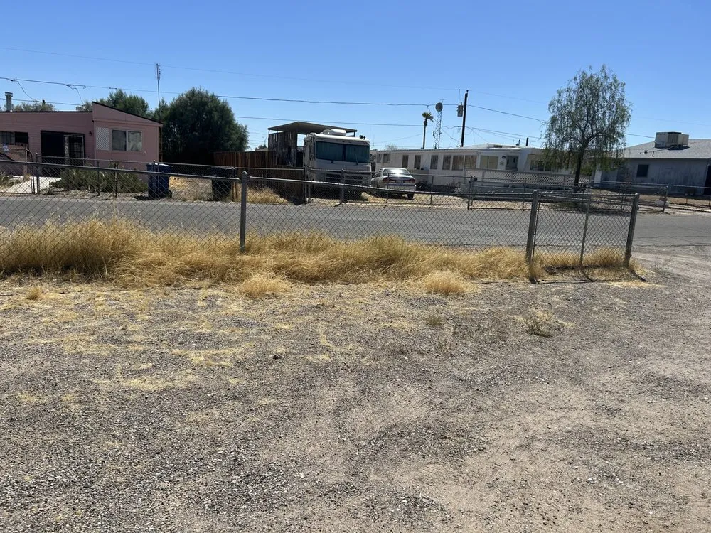 Expert yard cleanup service for residential properties in Bullhead City, AZ by Extra Hands Service