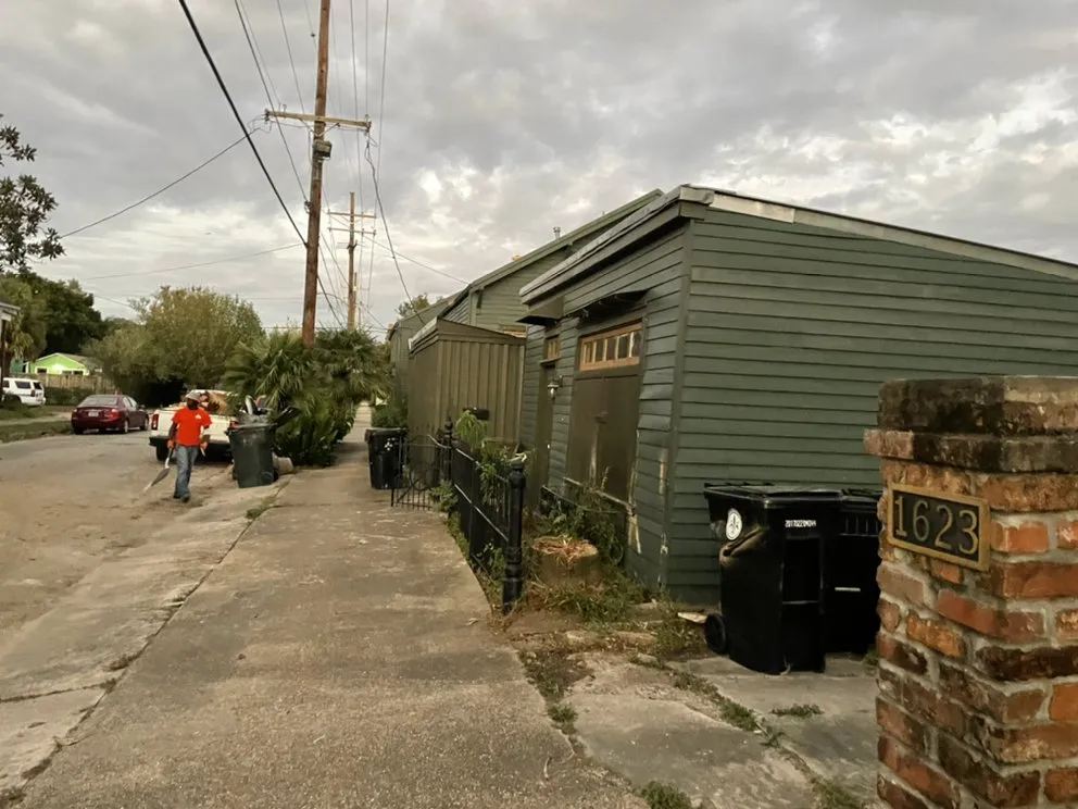 Expert lawn mowing service in New Orleans, LA - Extra Ordinary