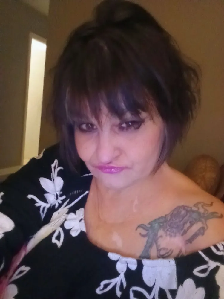 Expert yard cleanup service for outdoor upgrades across Cincinnati, OH - Extra Set Of Hands