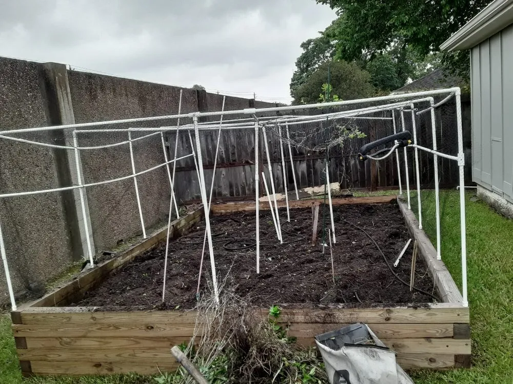 Reliable lawn mowing service for year-round maintenance across Houston, TX - Extrahand Landscaping Gardening and more