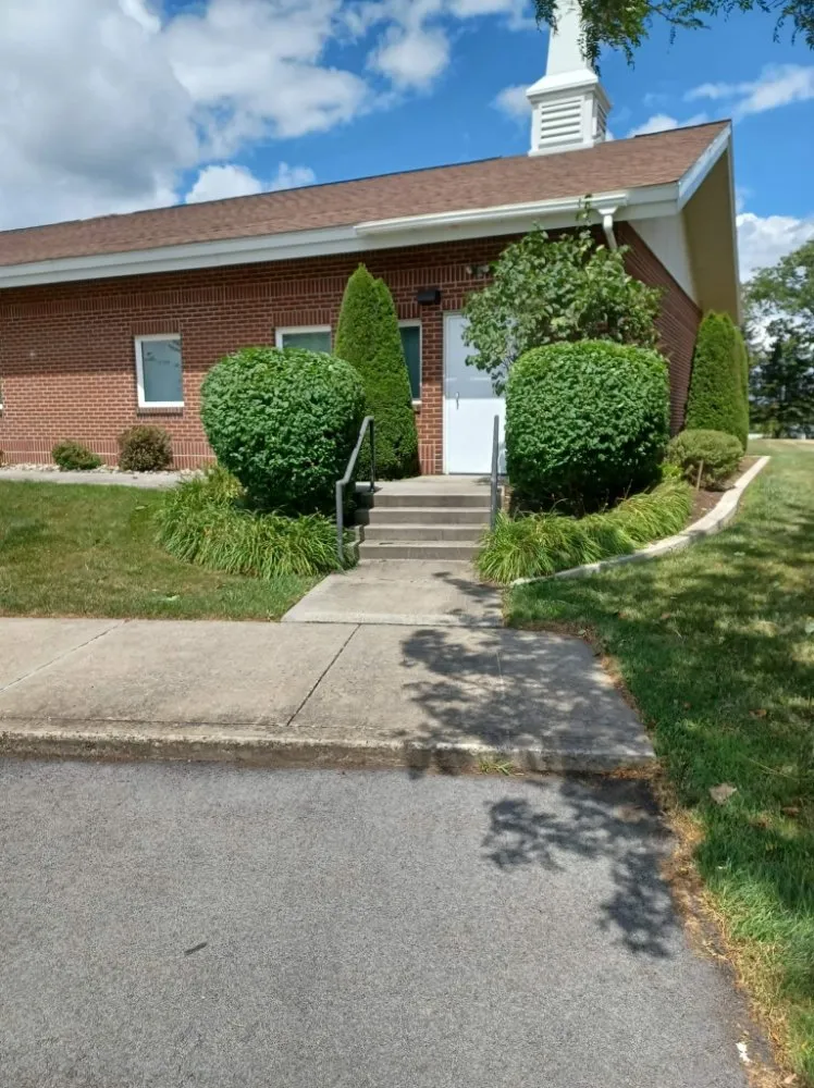 Professional lawn care service with custom design across Hamburg, NY - Extraordinaire Landscape and Lawn Care