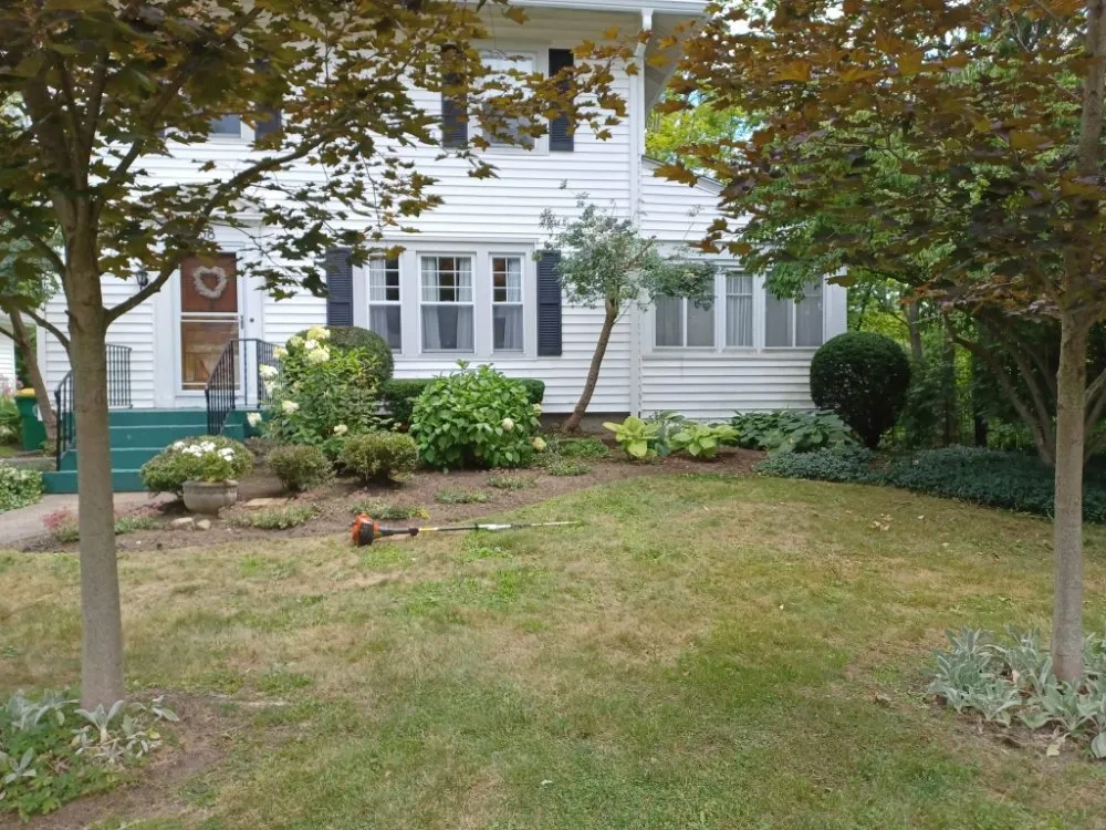 Local lawn care service in Hamburg, NY - Extraordinaire Landscape and Lawn Care