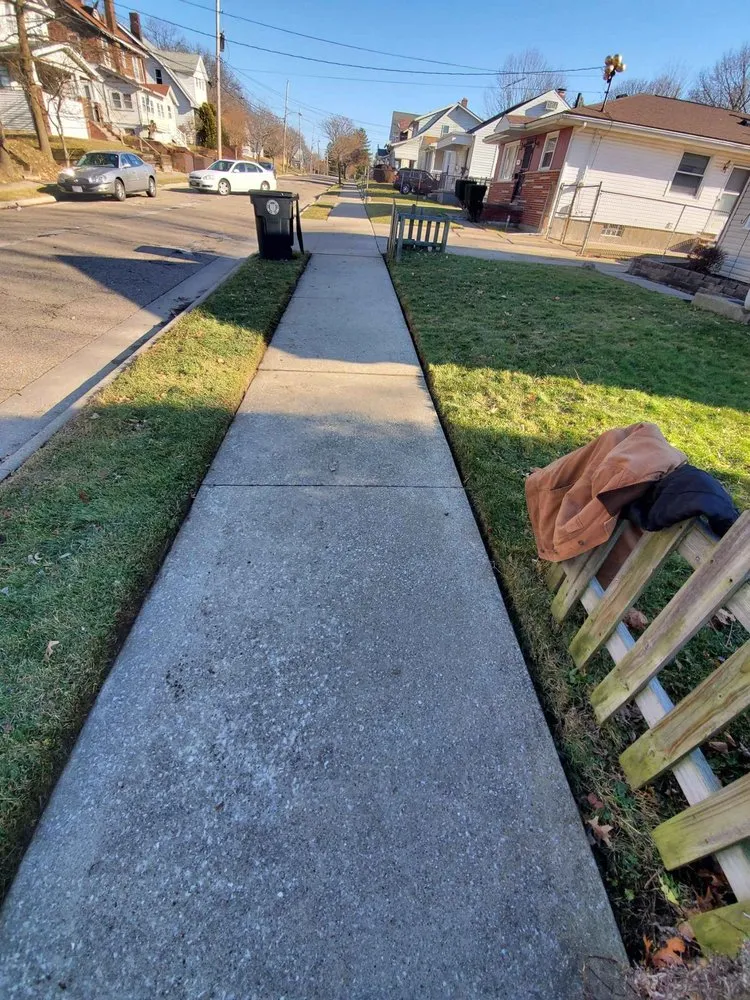 Professional lawn care service in Akron, OH - Extraordinary Detail