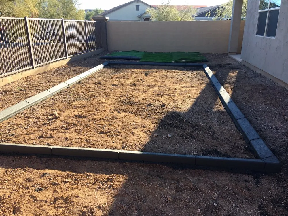 Affordable landscaping services experts serving Peoria, AZ - Extreme Borders and Curbs